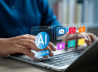Principiante en criptomonedas conociendo las bases del comercio automatizado con IA